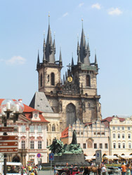 Iglesia de Nuestra Señora enfrente del Týn